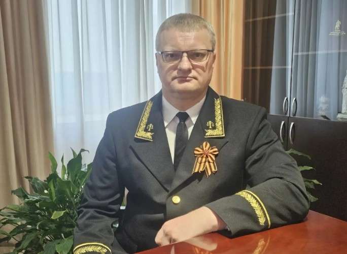 Р. Знаменщиков