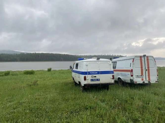автомобили, берег
