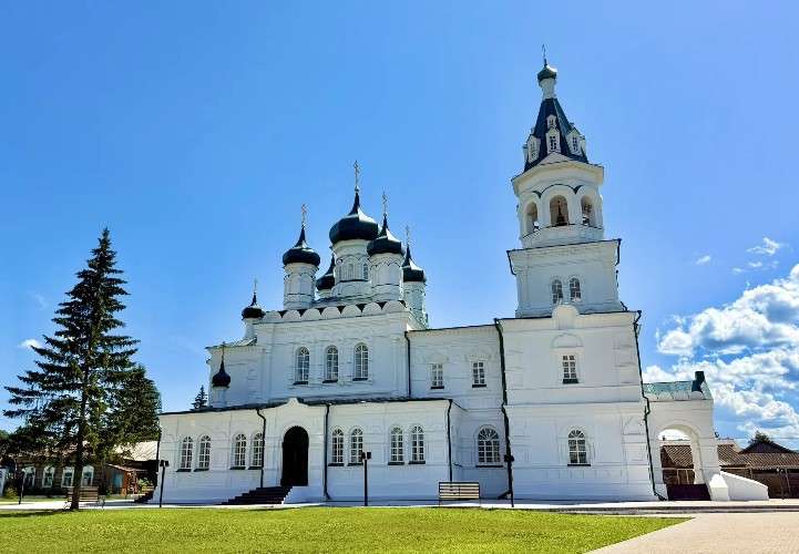 Храм в Верхоленске