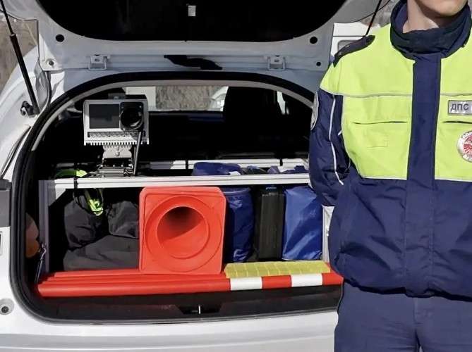 Устройства "Азимут" в багажнике патрульной машины