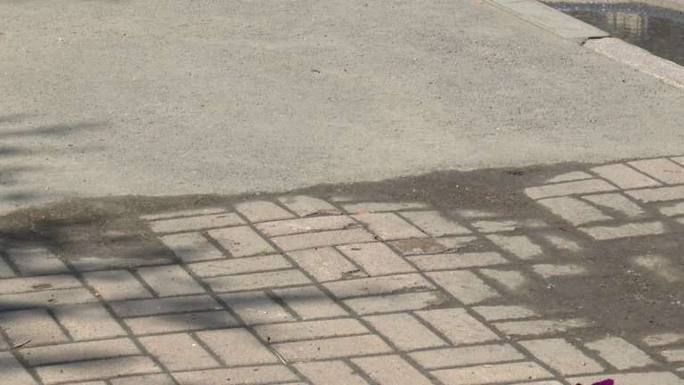 Плитка или асфальт: в Иркутске горожане спорят о лучшем материале для тротуаров