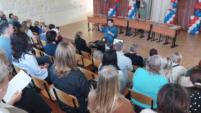 ЕГЭ по истории сдавали родители школьников в Иркутской области