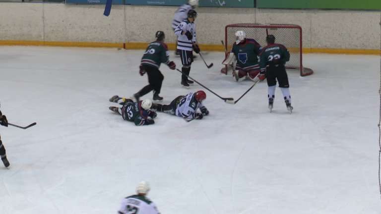 Любительский турнир по хоккею собрал в Иркутске работников разных предприятий