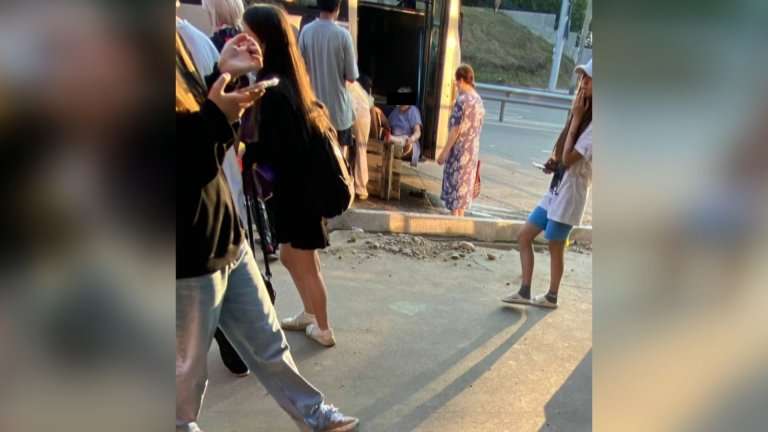 На ногу пенсионерке наехал автобус в Иркутске