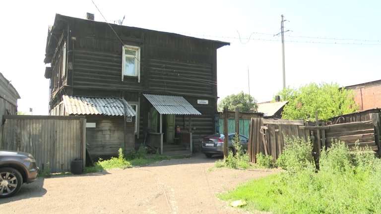 Прокуратура и Следственный комитет начали проверку в связи с репортажем телеканала НТС о разрушаемся иркутском доме