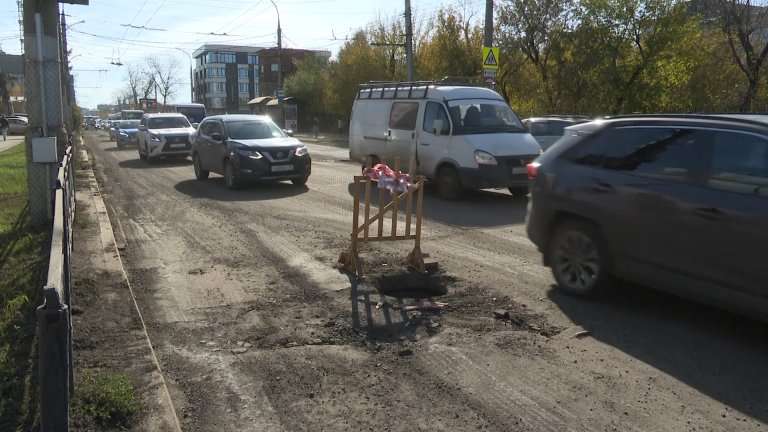 Ремонт ул. Байкальской в Иркутске доставляет неудобства водителям и бизнесу