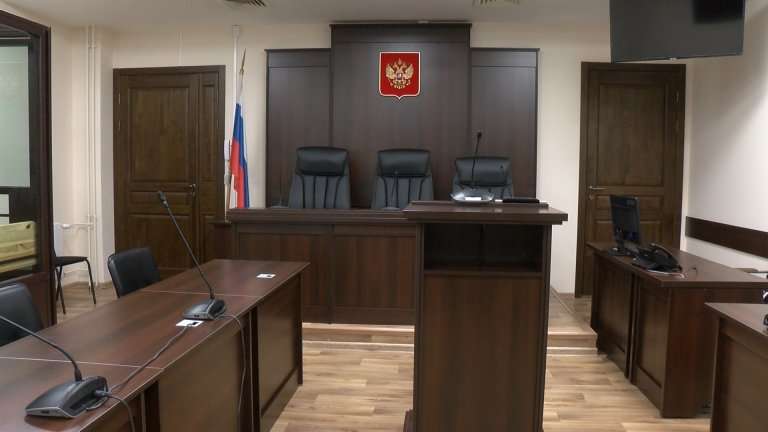 Ангарчанка напала на судебного пристава: госслужащая получила травмы