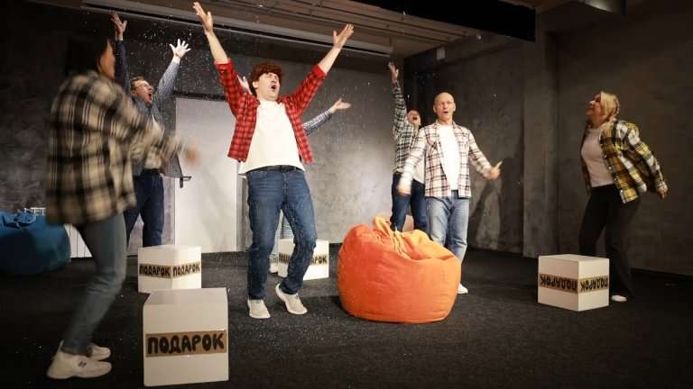 Театральный эксперимент со зрителями провели в Братске