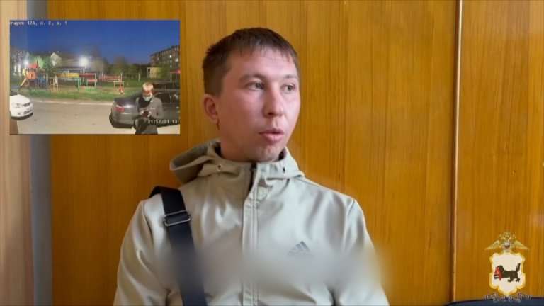 Сразу двух курьеров телефонных мошенников задержали в Иркутской области