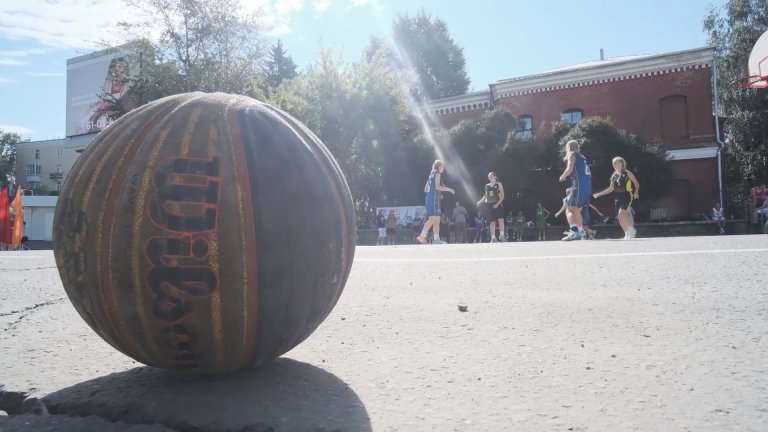 84 команды со всего Прибайкалья приняли участие во Всероссийских соревнованиях "Оранжевый мяч"