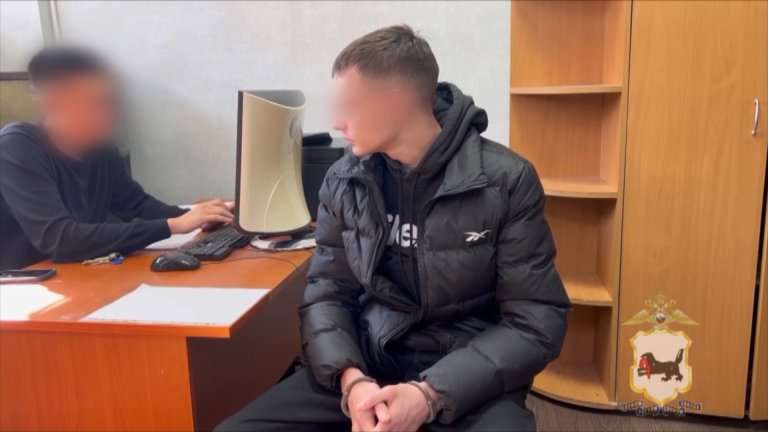 Забравших у иркутянки более 5 миллионов рублей двух жителей Новосибирской области задержали в столице Прибайкалья