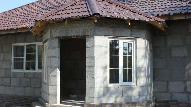 Дома в пригороде предпочитают многоэтажкам жители Иркутской области