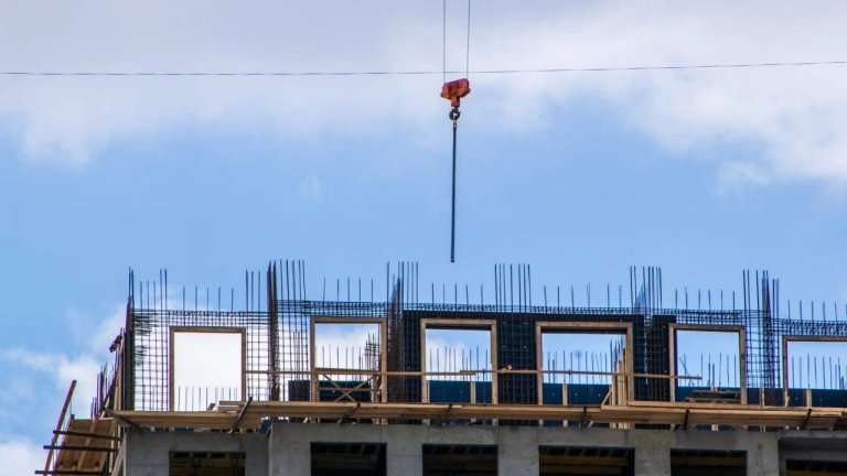 Строители попали в рейтинг самых высокооплачиваемых профессий в Иркутской области