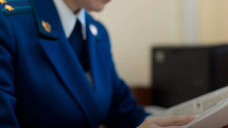 Огромная лужа после ливня на отремонтированной улице в Иркутске стала поводом для прокурорской проверки