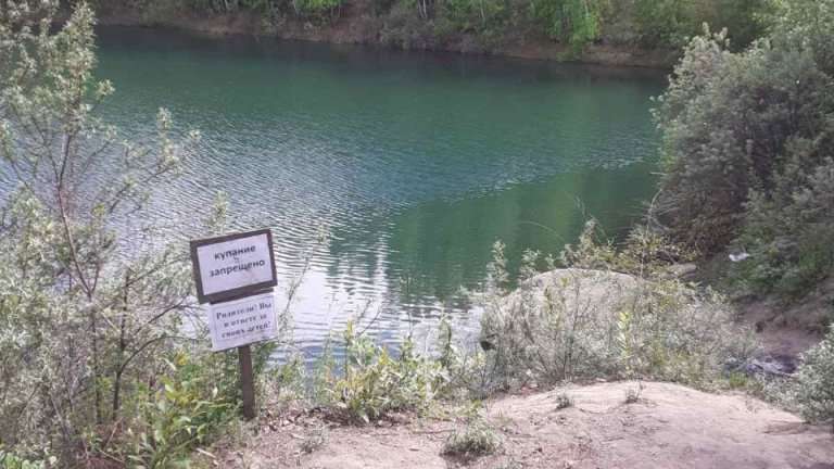 Ил, мусор и 8-метровая глубина карьеров осложняли поиски утонувшего подростка в Черемхове