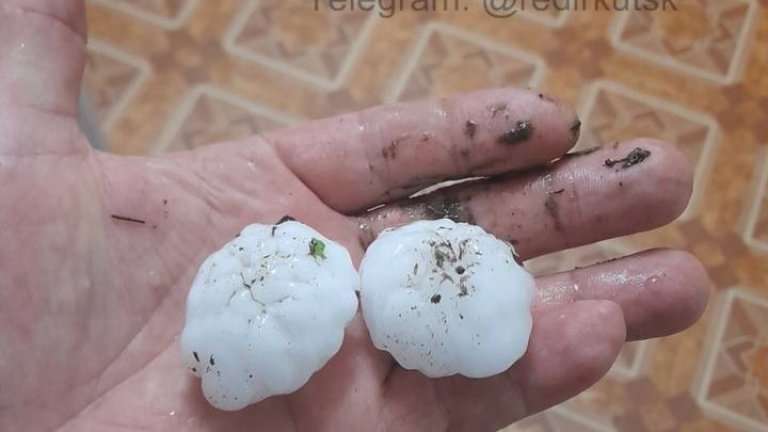 Град с куриное яйцо выпал в Шелеховском районе