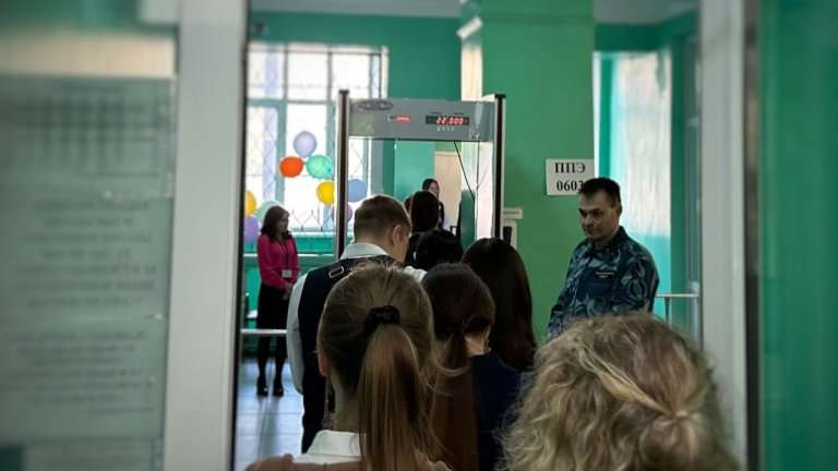 Иркутские выпускники начали пересдавать ЕГЭ