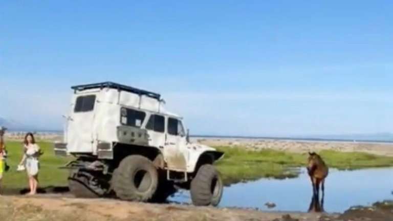 Экология мыса Цаган-Хушун на Байкале под угрозой из-за автомобилистов