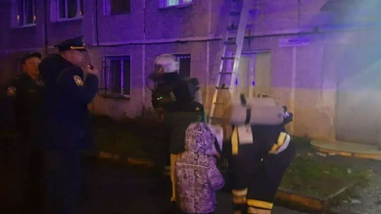 Восемь единиц техники тушили пожар в Октябрьском районе Иркутска