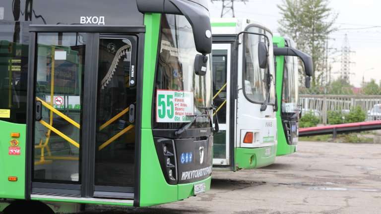 Водителям рейсовых автобусов напомнили в Иркутске о правилах безопасности на железнодорожных переездах