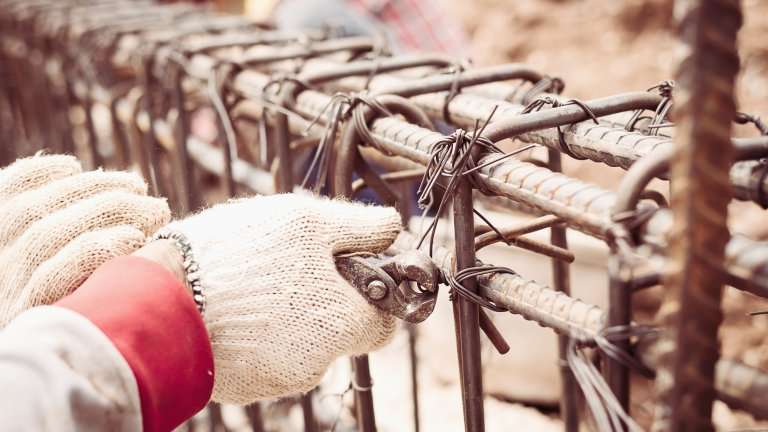 Для капремонта путепровода на Батарейной закупают стройматериалы