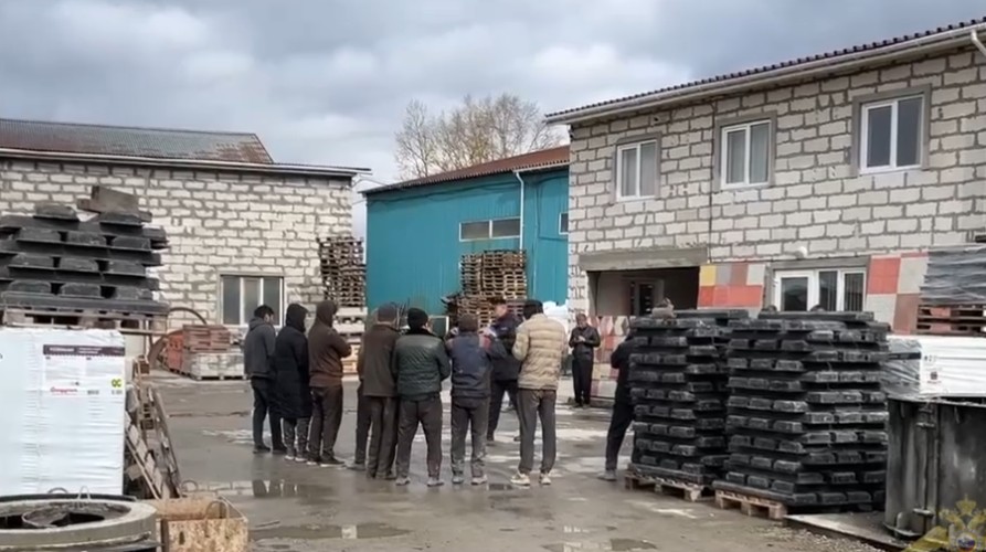 Группу нелегальных мигрантов обнаружили полицейские Иркутска