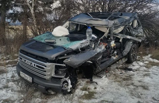 Немецкий большегруз врезался в китайский внедорожник в Зиминском районе