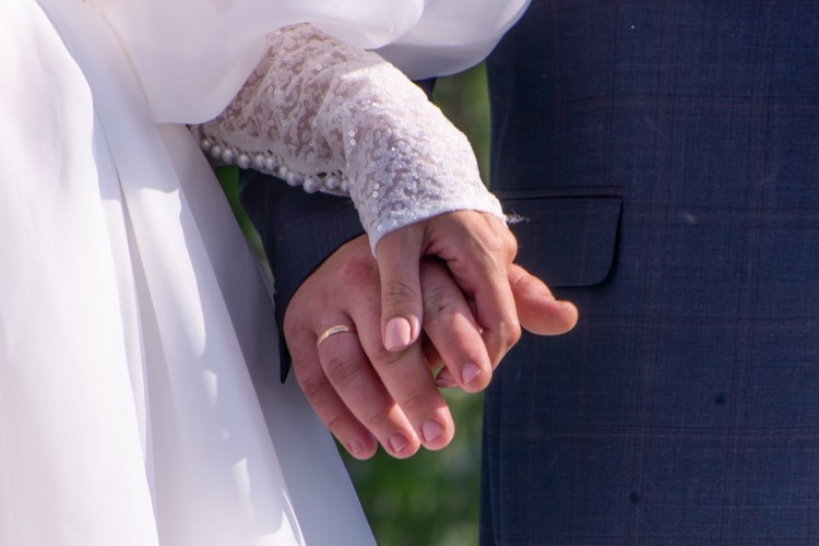 Жительница Ангарска за 30 тысяч рублей вышла замуж за гражданина Таджикистана