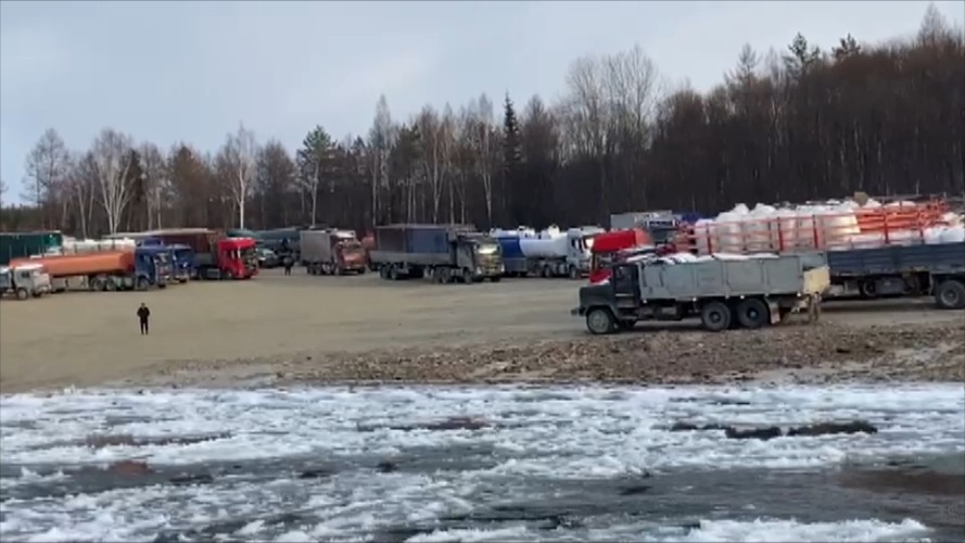 Автомобильное сообщение с Бодайбо затруднено уже двое суток