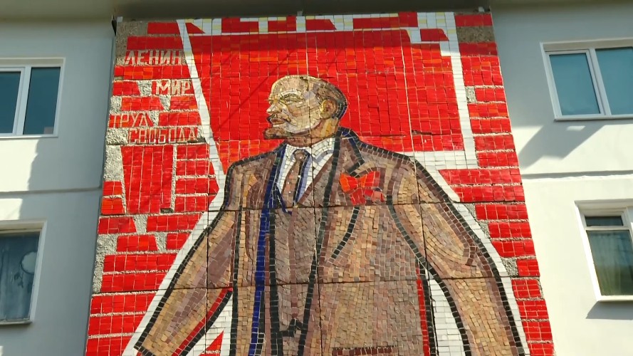 Мозаичные панно на фасадах домов отреставрируют в Ангарске