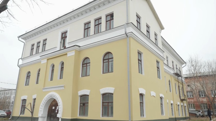 Пустующий корпус Иркутской областной детской больницы отреставрируют в три этапа