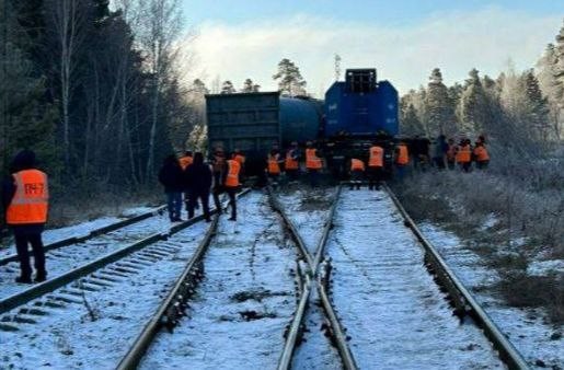 Цистерна сошла с рельсов в Иркутске