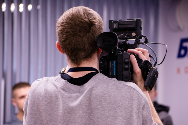 За вакансии режиссёра-сценариста и тестировщика борются соискатели в Иркутской области