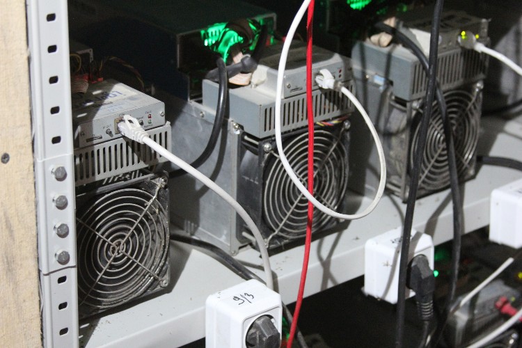 Дифтарифы на электроэнергию могут стать одим из способов борьбы с серым майнингом в Иркутской области