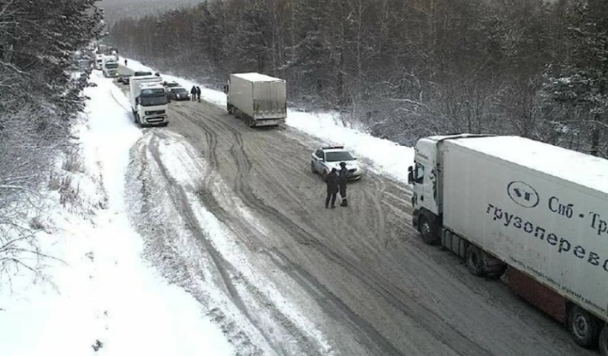 Автомобильный затор обрадовался на участке трассы «Байкал»