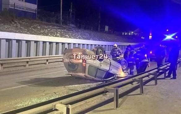 Автомобиль с девушкой за рулём перевернулся в Тайшете