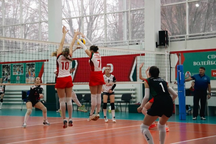 Чемпионками Сибири по волейболу среди девушек до 18 лет стали иркутянки
