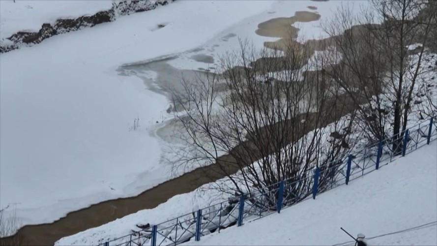 В Иркутске из-за странного цвета воды в Ушаковке природоохранная прокуратура начала проверку