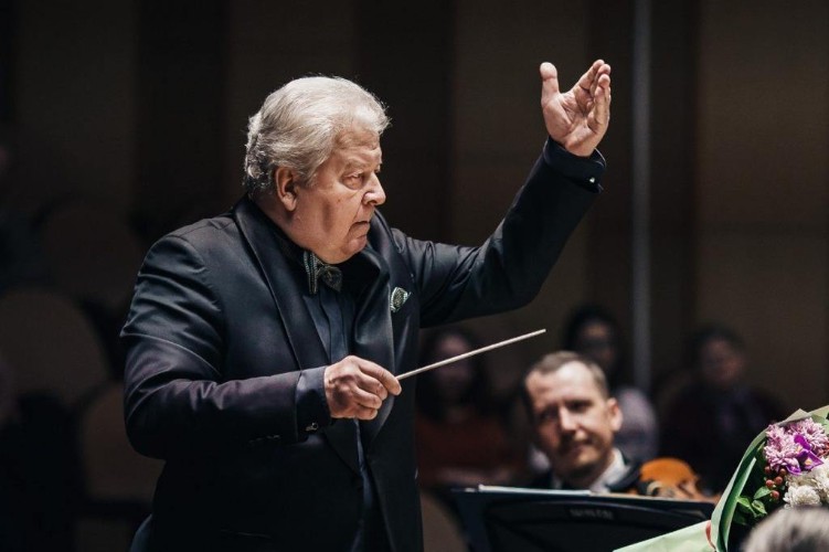 Главный дирижёр филармонии Иркутска удостоен ордена «За заслуги в культуре и искусстве»