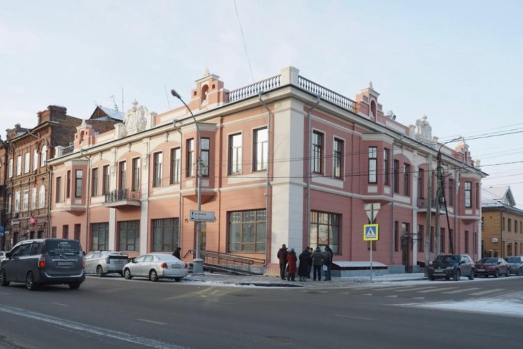 Двухэтажный памятник культурного наследия отреставрировали в Иркутске