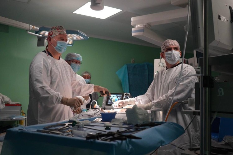 Две уникальные операции провели детские хирурги Иркутска