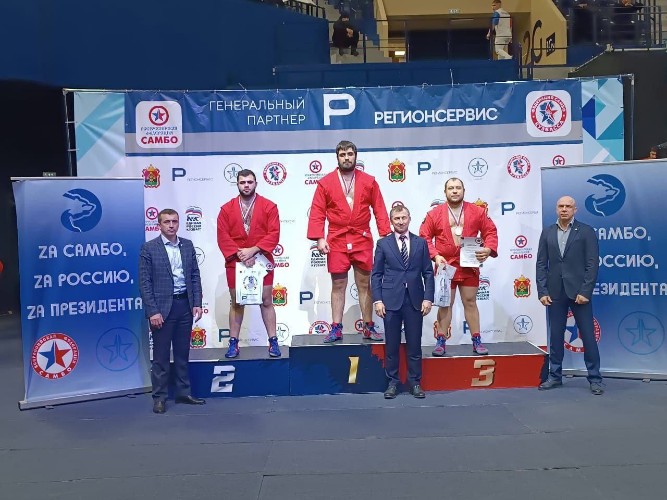35 медалей завоевали иркутские самбисты на чемпионате и первенстве Сибири