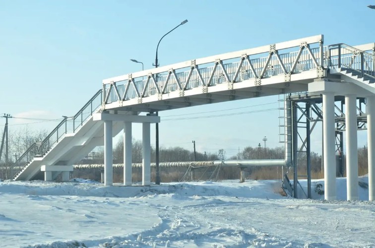 Первый в регионе алюминиевый пешеходный мост появился в Братске