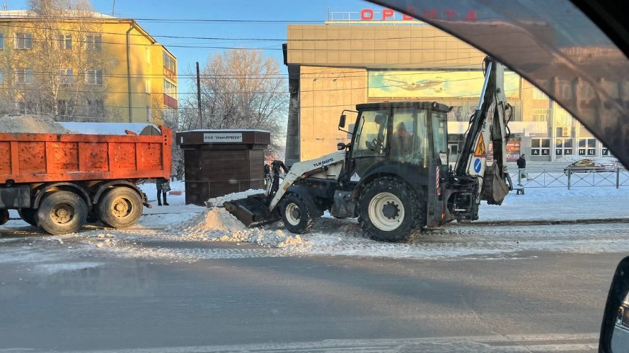 4,5 тыс. тонн снега вывезли за выходные с улиц Иркутска