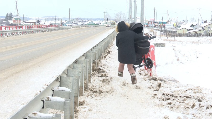 Некоторые пешеходные зоны в Иркутском районе стали почти непроходимыми