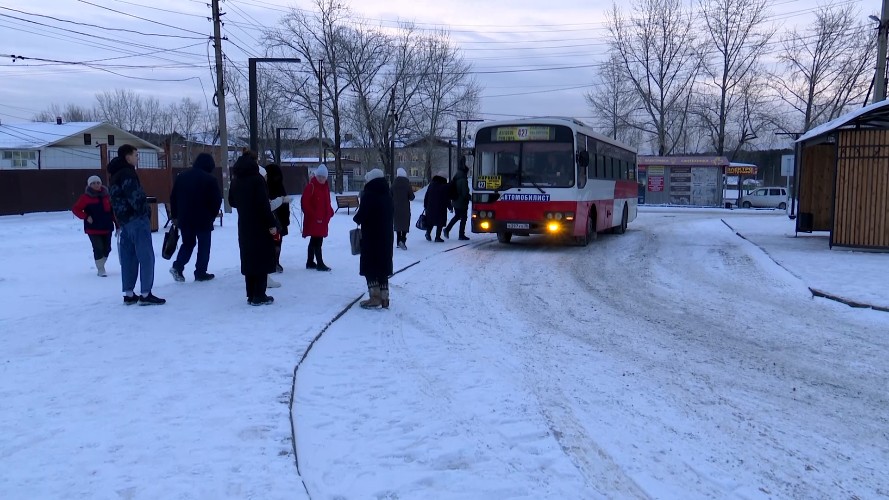 Жители Маркова пожаловались на долгое ожидание автобусов из Иркутска
