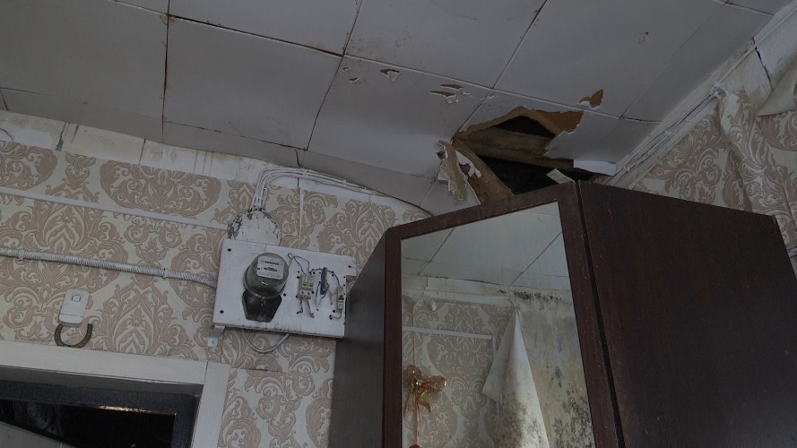 Несколько семей живут в разрушающемся памятнике архитектуры в Иркутске