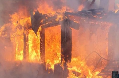 Житель Ангарска получил ожоги при попытке потушить садовый дом