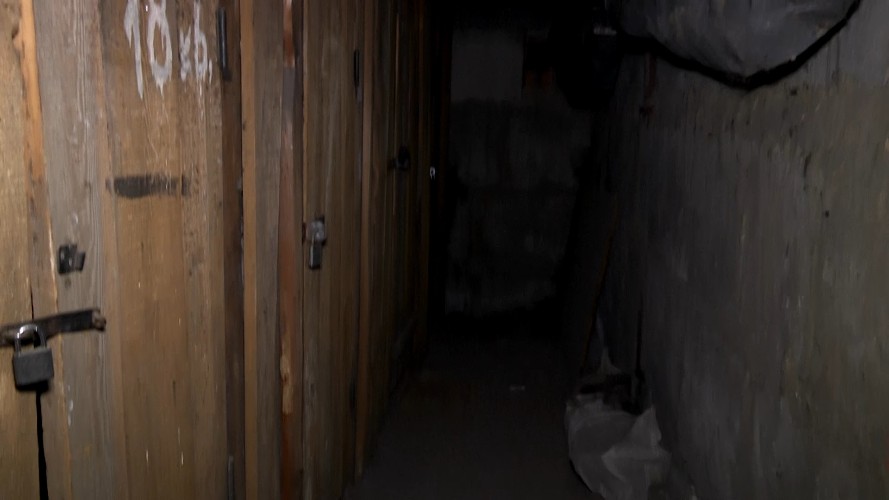 Резкий химический запах вызывает головокружения у жильцов многоэтажки в центре Иркутска