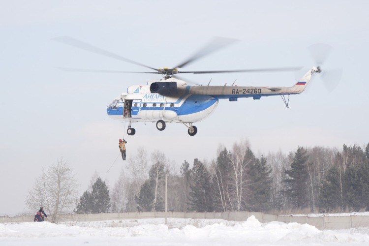 Воздушные тренировки начались у пожарных десантников Приангарья